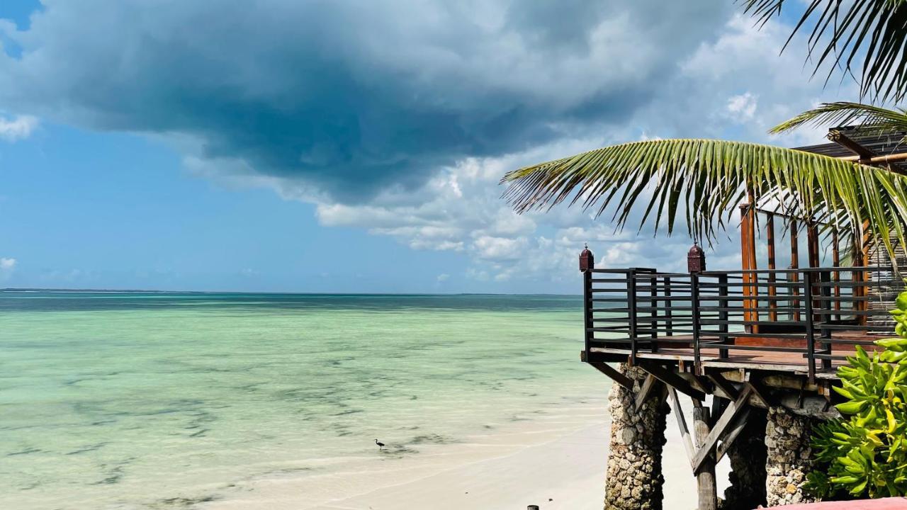 Palumboreef Beach Resort Уроа Екстериор снимка