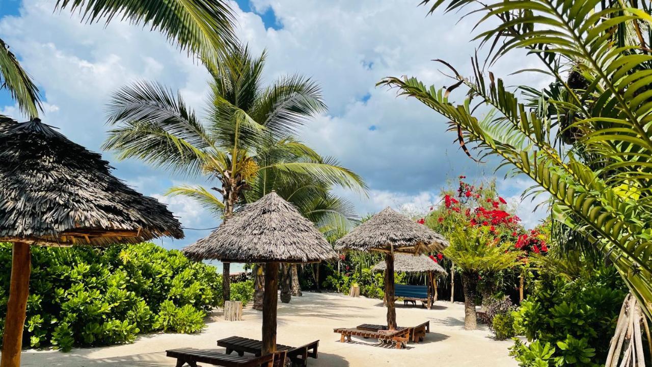 Palumboreef Beach Resort Уроа Екстериор снимка
