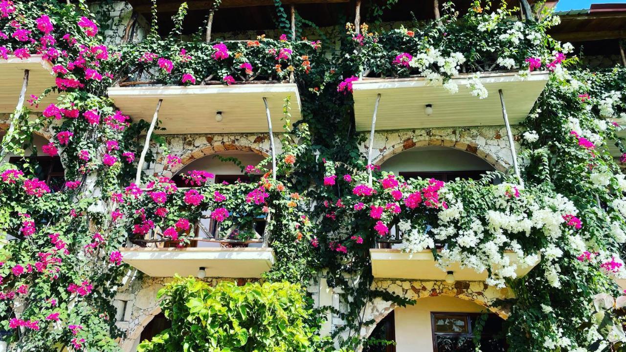 Palumboreef Beach Resort Уроа Екстериор снимка
