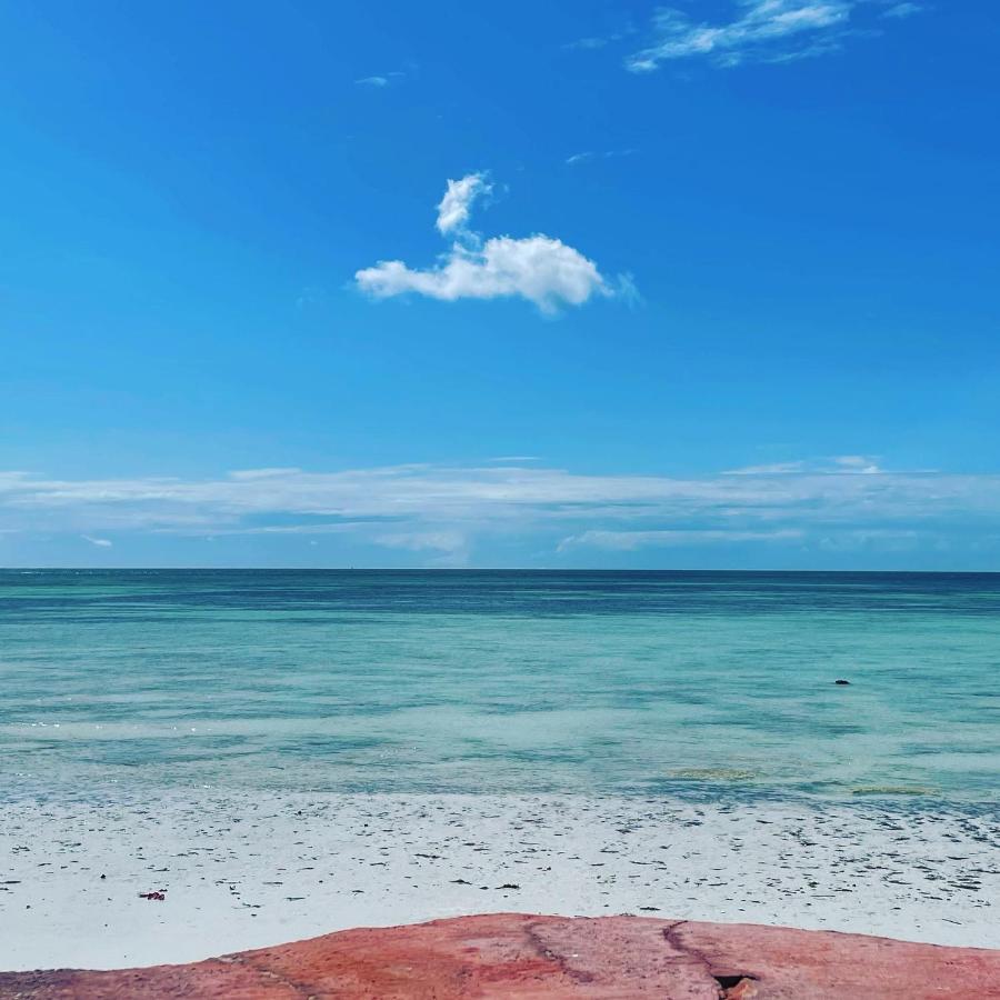 Palumboreef Beach Resort Уроа Екстериор снимка