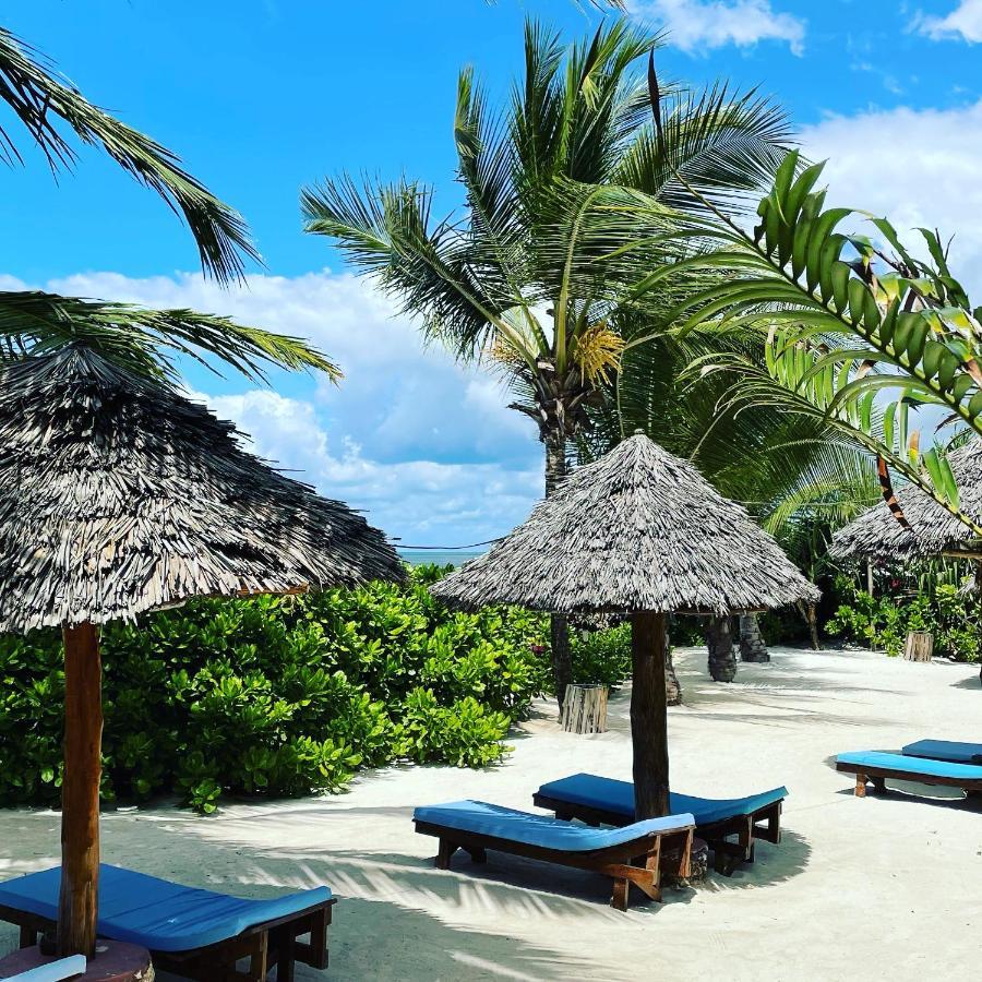 Palumboreef Beach Resort Уроа Екстериор снимка