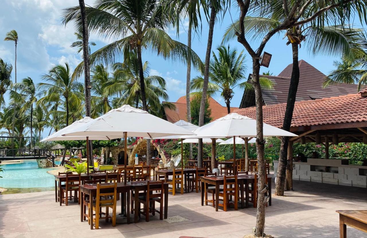 Palumboreef Beach Resort Уроа Екстериор снимка