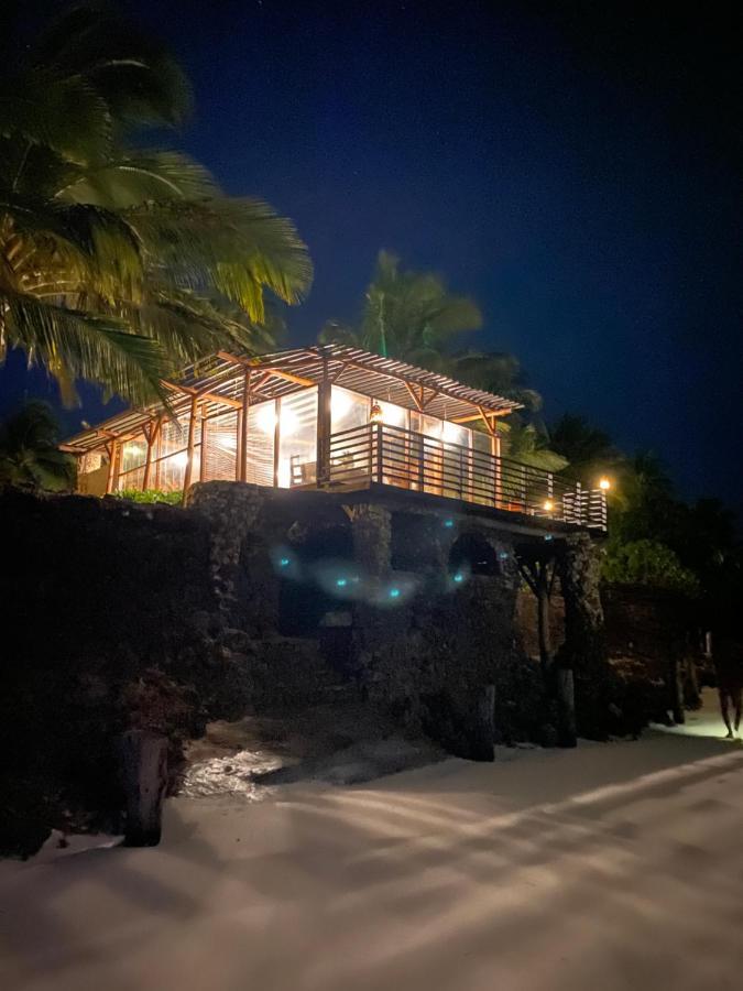 Palumboreef Beach Resort Уроа Екстериор снимка