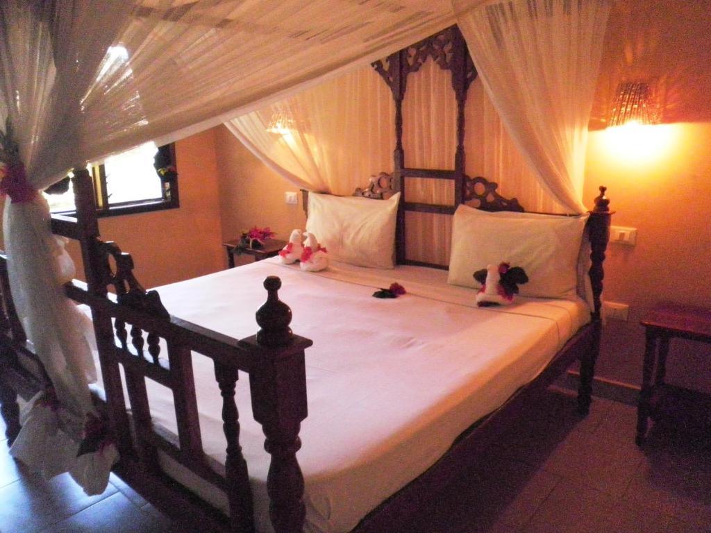 Palumboreef Beach Resort Уроа Екстериор снимка